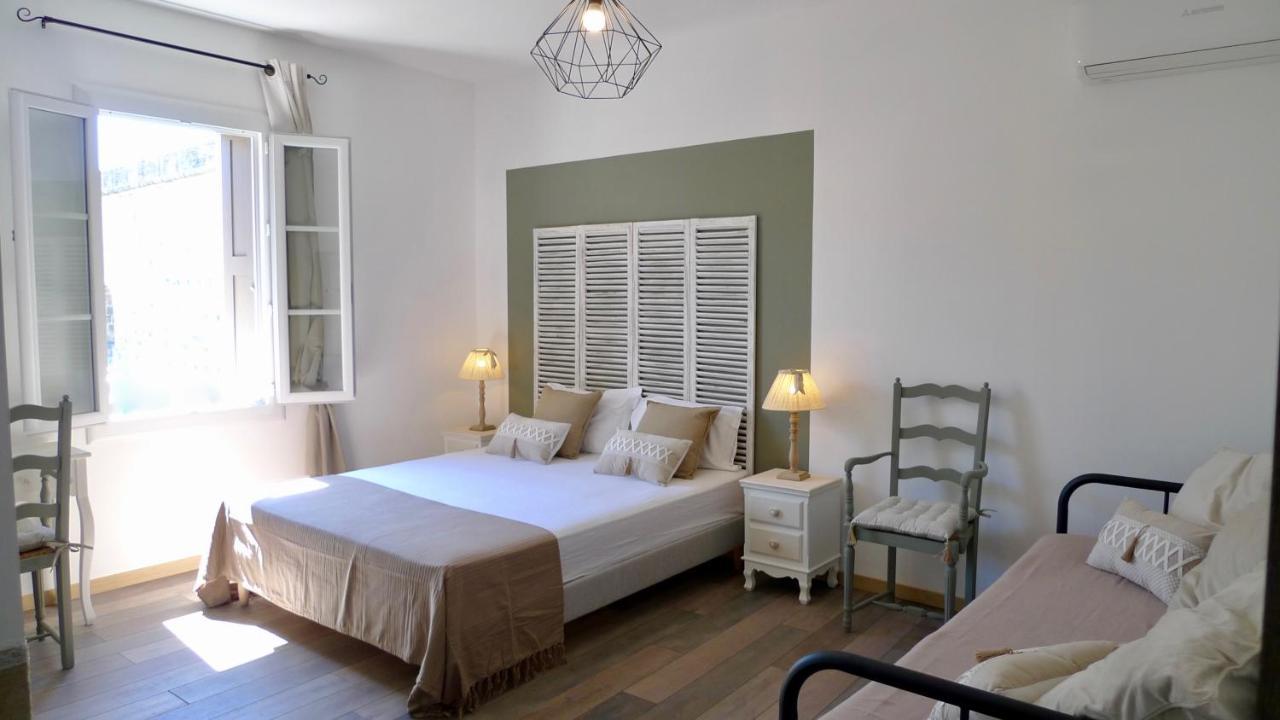 O 36 Rempart Sud B&B Aigues-Mortes Exterior foto