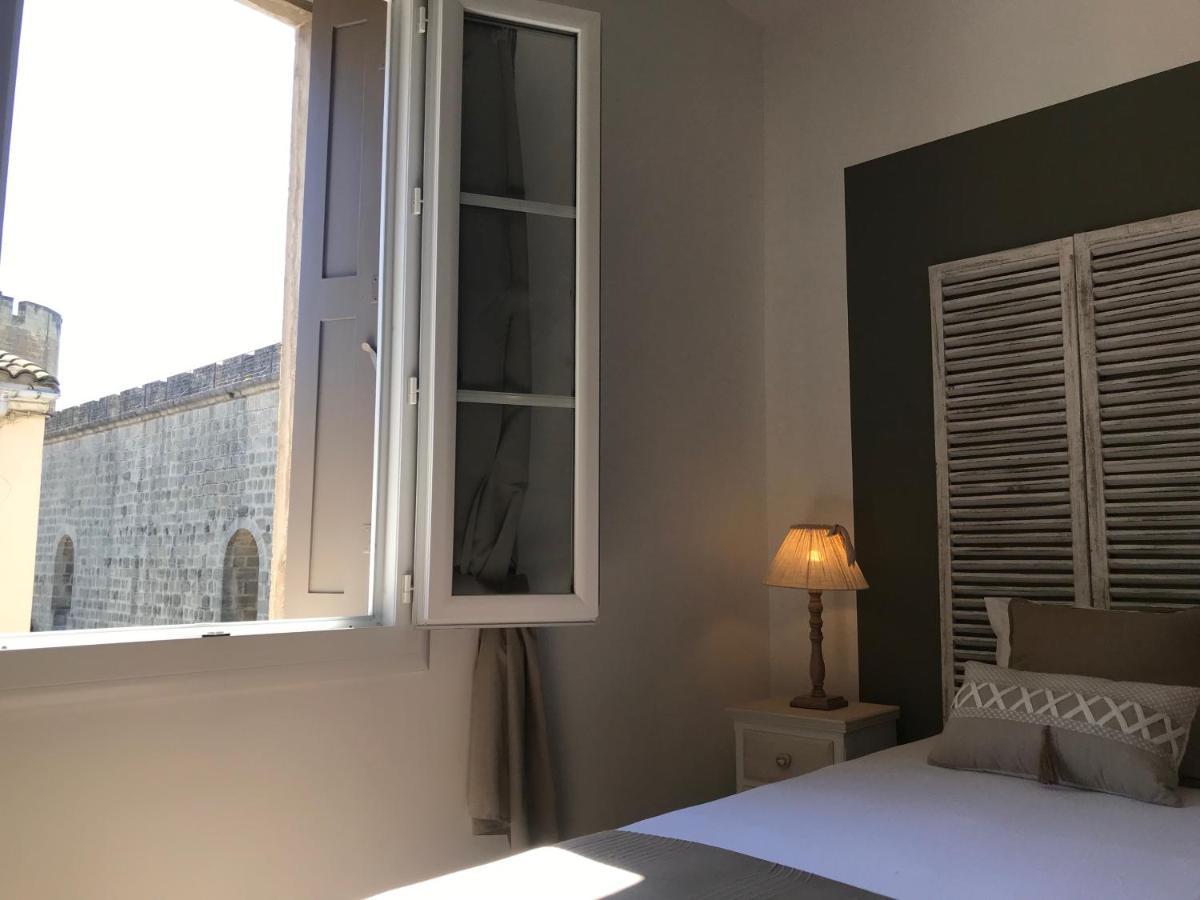 O 36 Rempart Sud B&B Aigues-Mortes Exterior foto