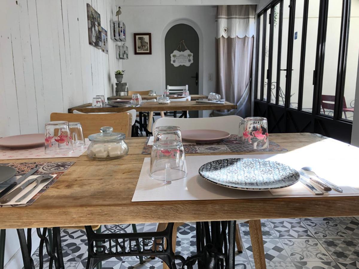O 36 Rempart Sud B&B Aigues-Mortes Exterior foto